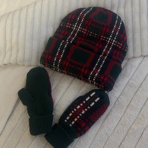 H&M Red and Black Plaid Hat and Mittens Set